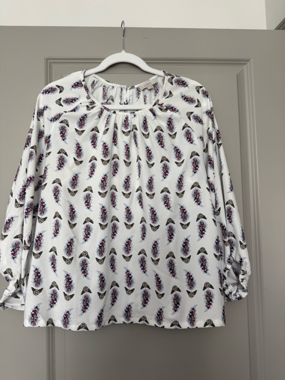 LOFT White Paisley Floral Raglan Sleeve Blouse